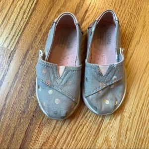 Toms gray with rose gold polka dot toddler shoes size T5